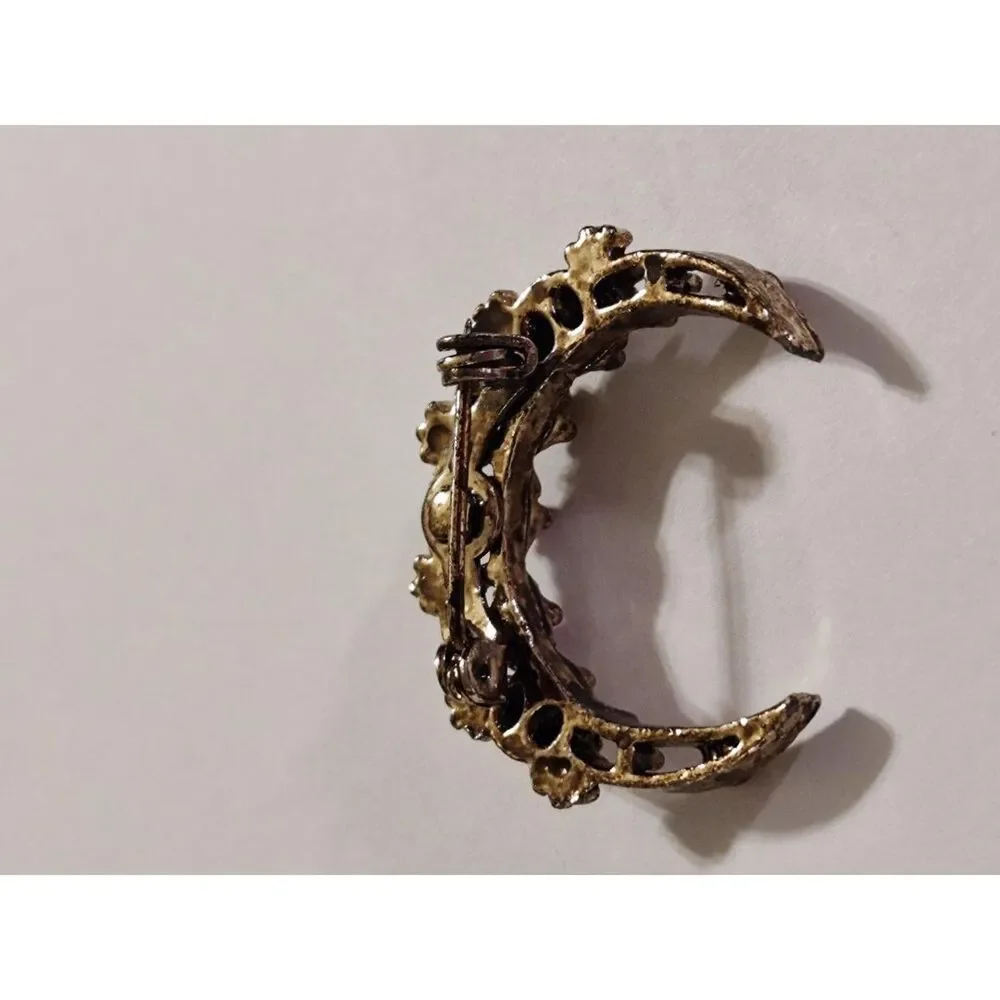 VTG Victorian Style Ornate Gold Tone Red Glass Cabochons Crescent Moon Brooch